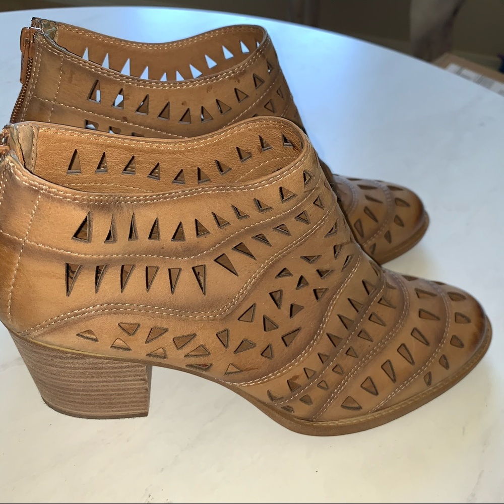 Sofft perforated booties